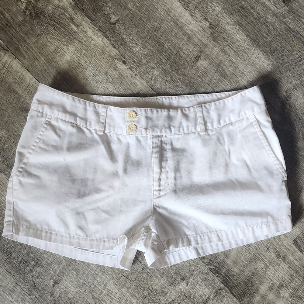 The North Face Women's Low Waist Ivory Shorts